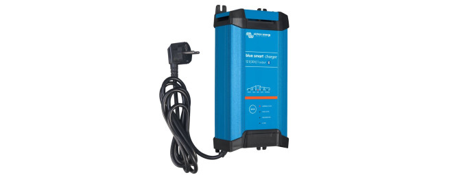 VICTRON LADER BLUE POWER 12V 30A, 1udg. IP22 